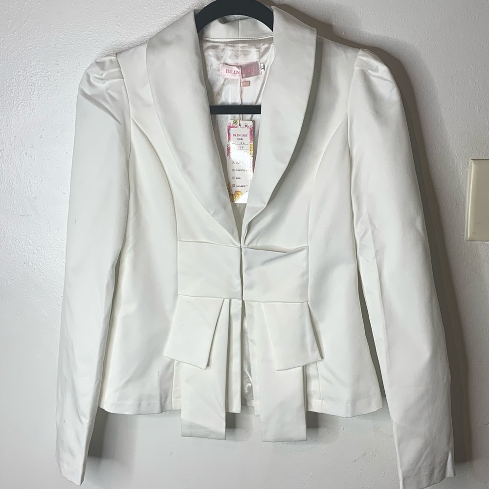 Brand New Feminine Blazer